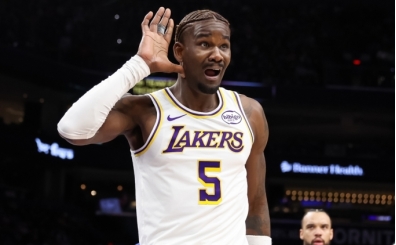 Lowe'dan Ayton'a sert ele�tiri: '�ekil verilmemi� y���n'