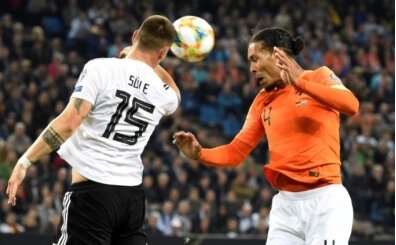 S�le, 30 ya��nda futbolu b�rak�yor!