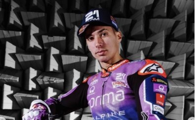 MotoGP tarihindeki ilk T�rk s�r�c� Toprak, sahneye ��k�yor