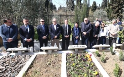 Can Bartu vefat�n�n 7. y�l�nda an�ld�