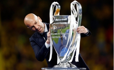 Fransa Milli Tak�m�, Zinedine Zidane ile g�r���yor