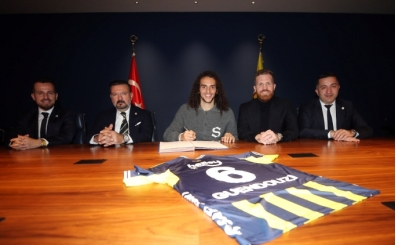 Fenerbah�e y�netimi, transfer i�in gidiyor!