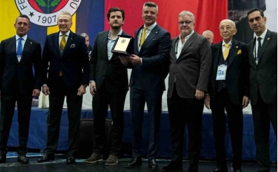Fenerbahçe'de Ali Şen için 50. yıl plaketi verildi; Duygusal anlar yaşandı