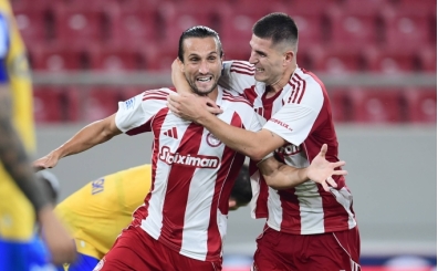 Yusuf Yaz�c�, Olympiakos'tan ayr�l�yor