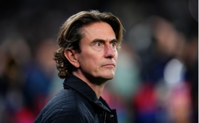 Tottenham taraftar�ndan Thomas Frank'e protesto!