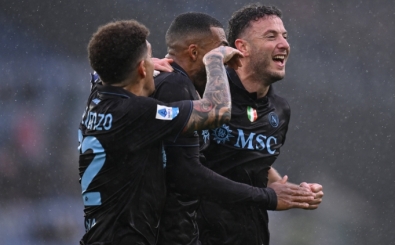 Napoli, yenilginin yarasını sardı