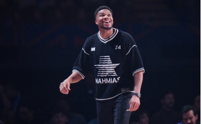 Giannis, Bucks'a sadakat mesaj�n� yineledi: '�u an i�in ba�l�y�m'