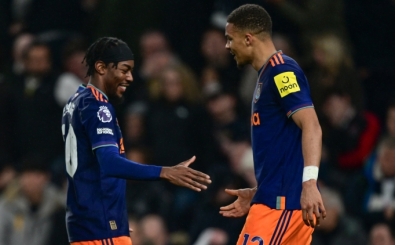 Newcastle'dan derin nefes, Tottenham'dan b�y�k hayal k�r�kl���