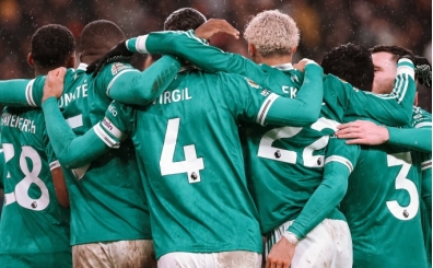 Liverpool, Sunderland'�n serisini bitirdi