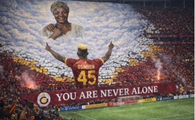 Galatasaray taraftarlar�ndan Osimhen i�in haz�rl�k!