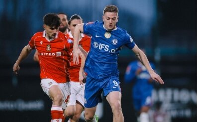 Chelsea, turu uzatma dakikalarında kopardı