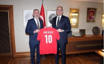 TFF Başkanı Hacıosmanoğlu, Mehmet Nuri Ersoy'u ziyaret etti