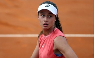 Zeynep Sönmez'den Japonya'da geri dönüş!
