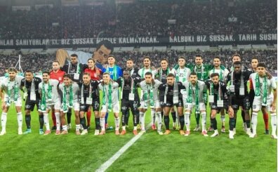 Konya'da Filistin'e dev destek: Trib�nler bayraklarla donat�ld�