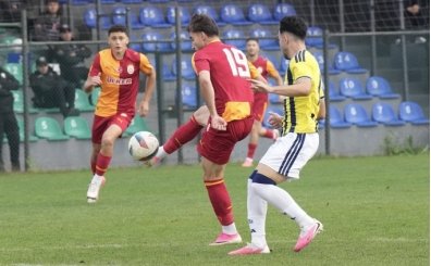 Galatasaray U19'dan Fenerbah�e U19'a kar�� geri d�n��