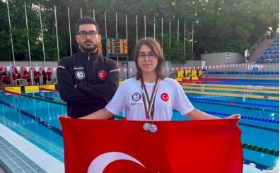 Mu�lal� y�z�c� Defne'den Avrupa'da tarihi ba�ar�