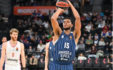 Anadolu Efes'in k�t� serisi bitmiyor! 