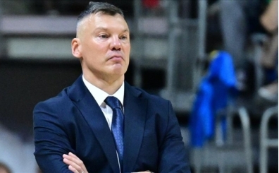Jasikevicius'tan Nando de Colo yan�t�; 'Kahin de�iliz'