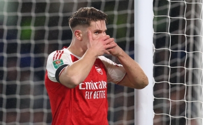 Arsenal'den final i�in ilk ad�m!