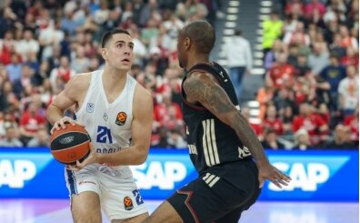 Anadolu Efes son saniyede kazand�!