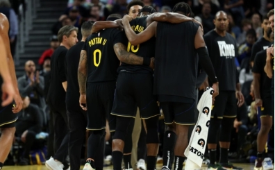 Jimmy Butler, �apraz ba� y�rt���yla sezonu kapatt�