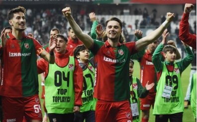 Kar��yaka'da hedef Ayval�k'a kar�� 3 puan