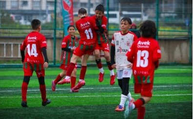 Kar��yaka'da G�khan �ensan turnuvas�