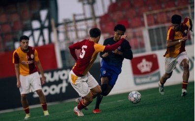 Galatasaray'ın gençleri Barcelona'ya penaltıyla kaybetti!