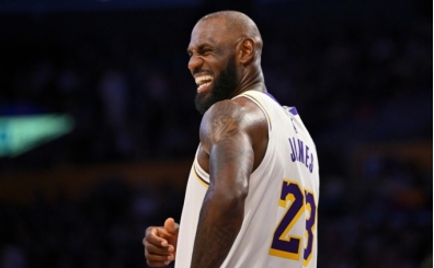 LeBron James, 43 bin say� baraj�n� a�an ilk oyuncu oldu