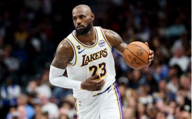 LeBron James'i ikna etmek isteyen tak�mlar sesli mesaj g�nderiyor