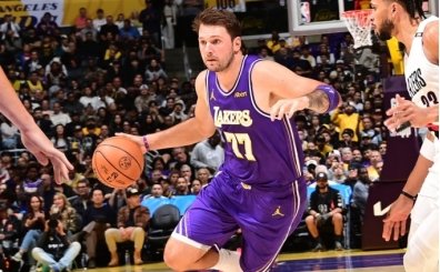 NBA'de Lakers, Luka Doncic'in 41 say� att��� ma�ta sezonun ilk ma�lubiyetini ald�