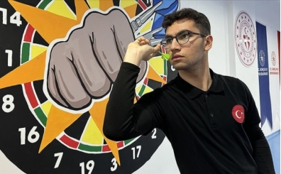 Avrupa �ampiyonu Tu�raner Boylu, dart sporunda d�nya �ampiyonlu�u i�in �al���yor