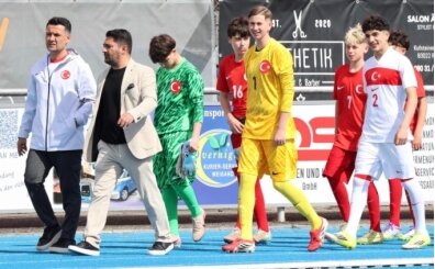 T�rk futbolunun gelece�i i�in Almanya'da se�meler yap�ld�!
