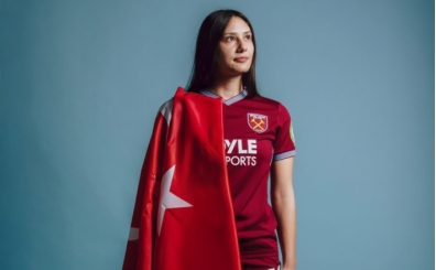 A Milli Kad�n Futbol Tak�m� oyuncusu Selin Cemal Ba�d�d�k��, West Ham United'da