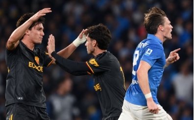 Napoli kaçtı, Roma kovaladı! Altı gollü maçta kazanan çıkmadı!