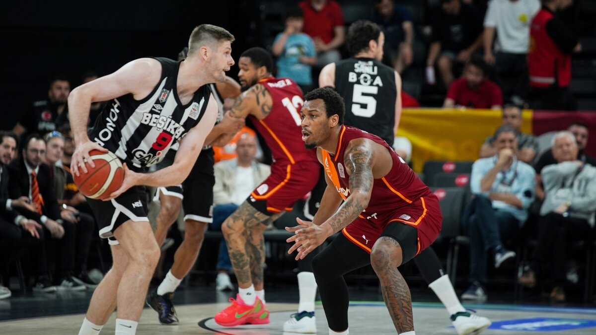 Galatasaray Beşiktaş Derbisi: Galibiyetle Seriyi Eşitledi