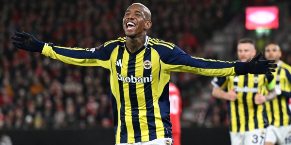 Fenerbahçe'de Talisca kararı: Yüzde 50 indirimle imza